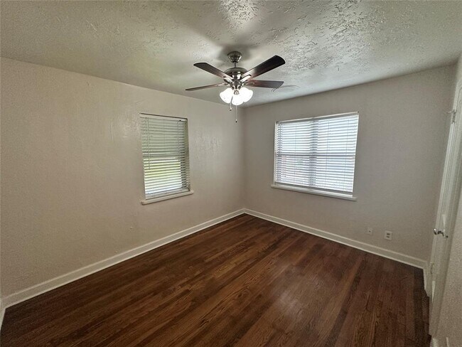 Building Photo - 1350 Classen Blvd