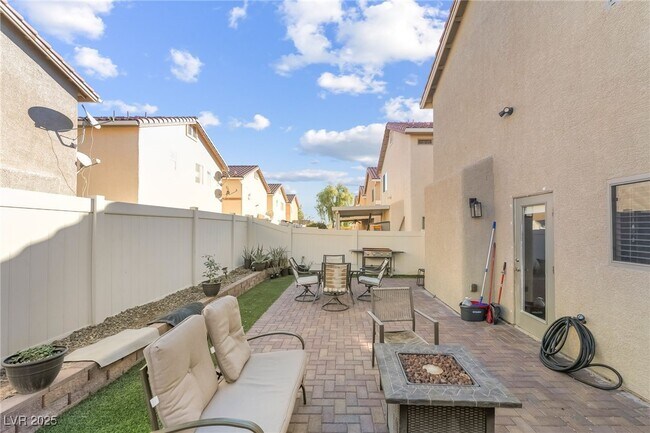 Building Photo - 6496 Chettle House Ln