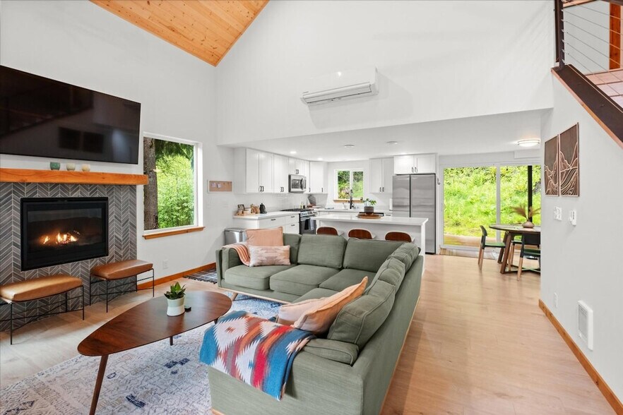 Building Photo - 162 Paradise Dr