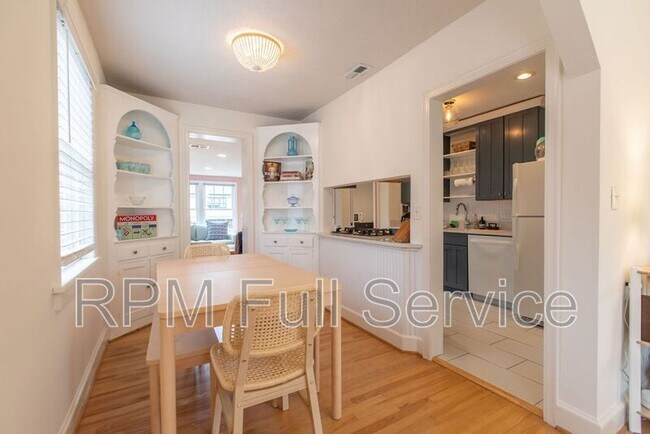Building Photo - 2602 Acklen Ave