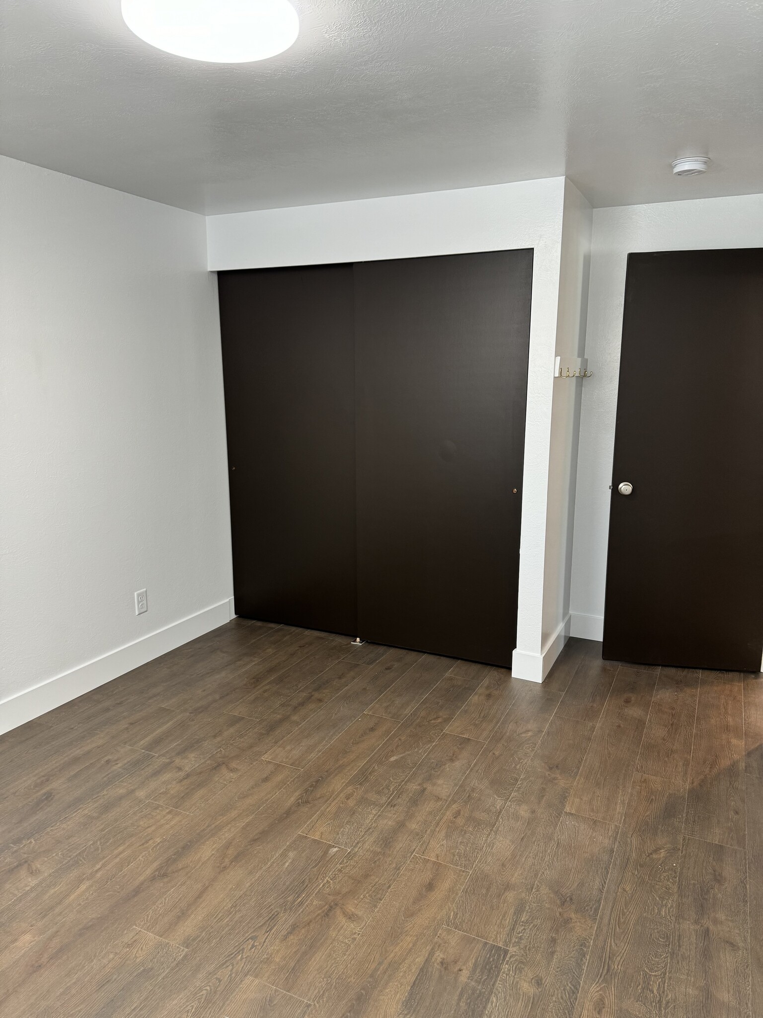 Building Photo - 78 W 990 S