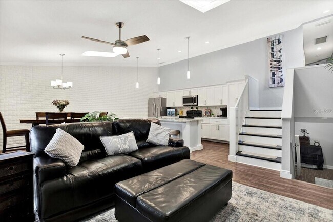 Building Photo - 6290 92nd Pl N