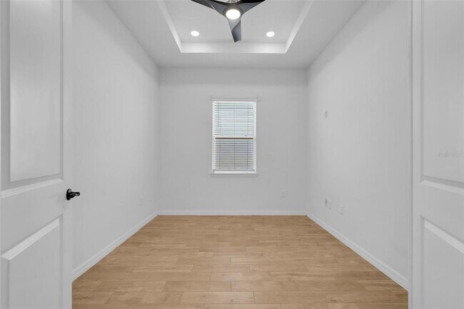 Building Photo - 10393 Pk Ests Ave