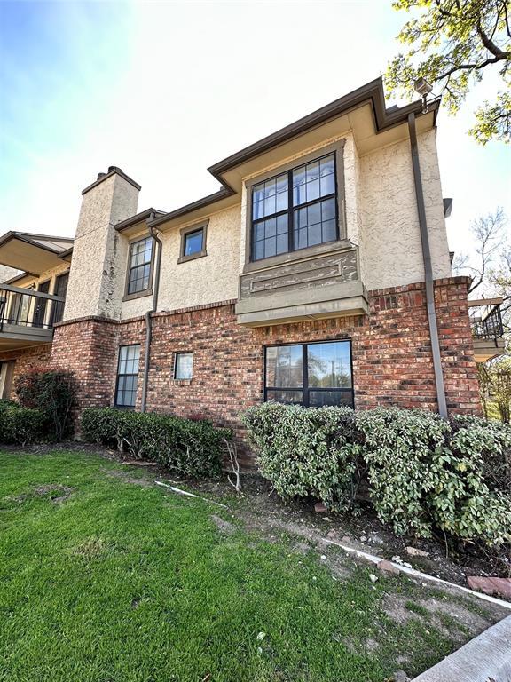 Building Photo - 8750 Park Ln