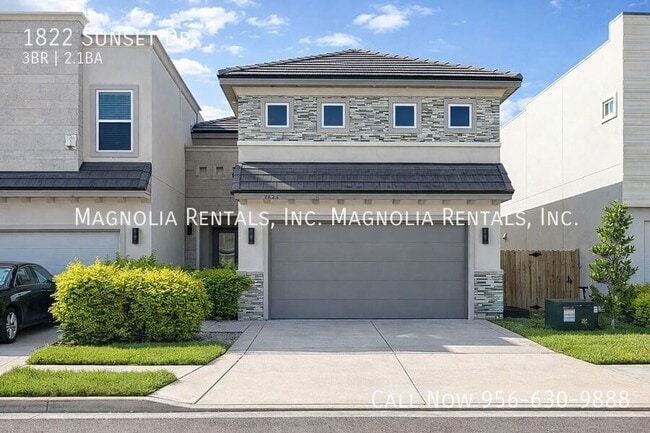 Building Photo - 1822 Sunset Dr