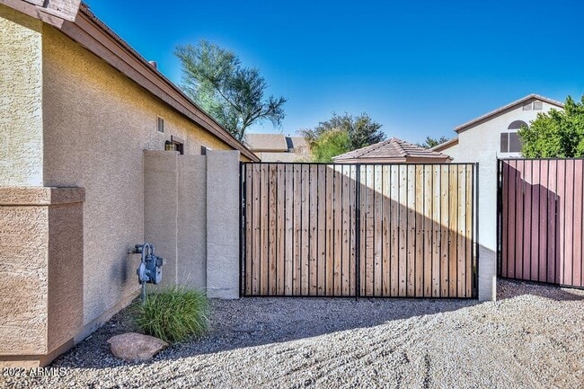 Building Photo - 7720 W Foothill Dr