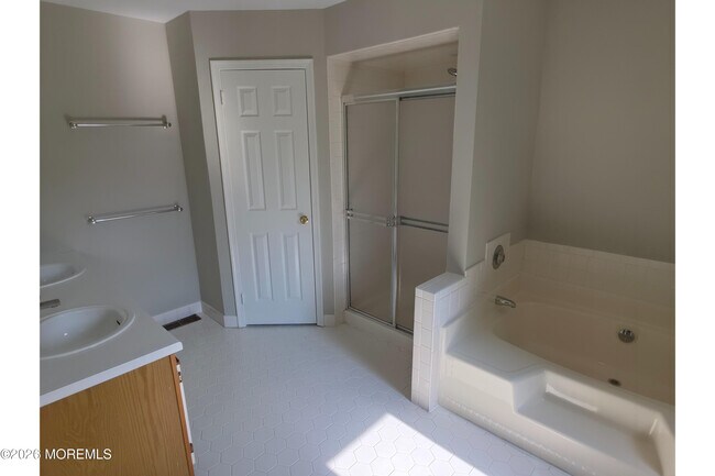 Building Photo - 283 Plum Dr