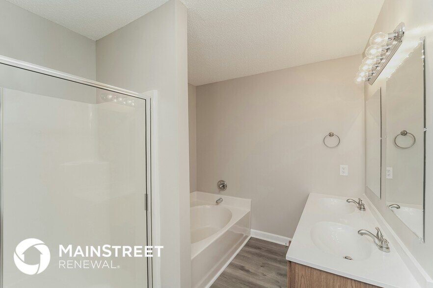 Building Photo - 524 Lightspun Ln