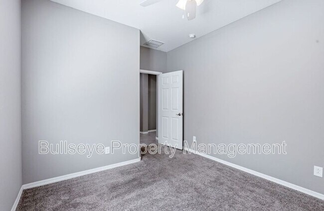 Building Photo - 304 N 78th Pl