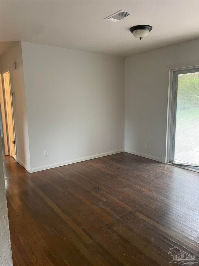 Building Photo - 540 Templehill St