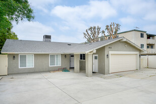 Building Photo - 16132 Chatsworth St