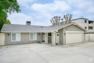 Building Photo - 16132 Chatsworth St