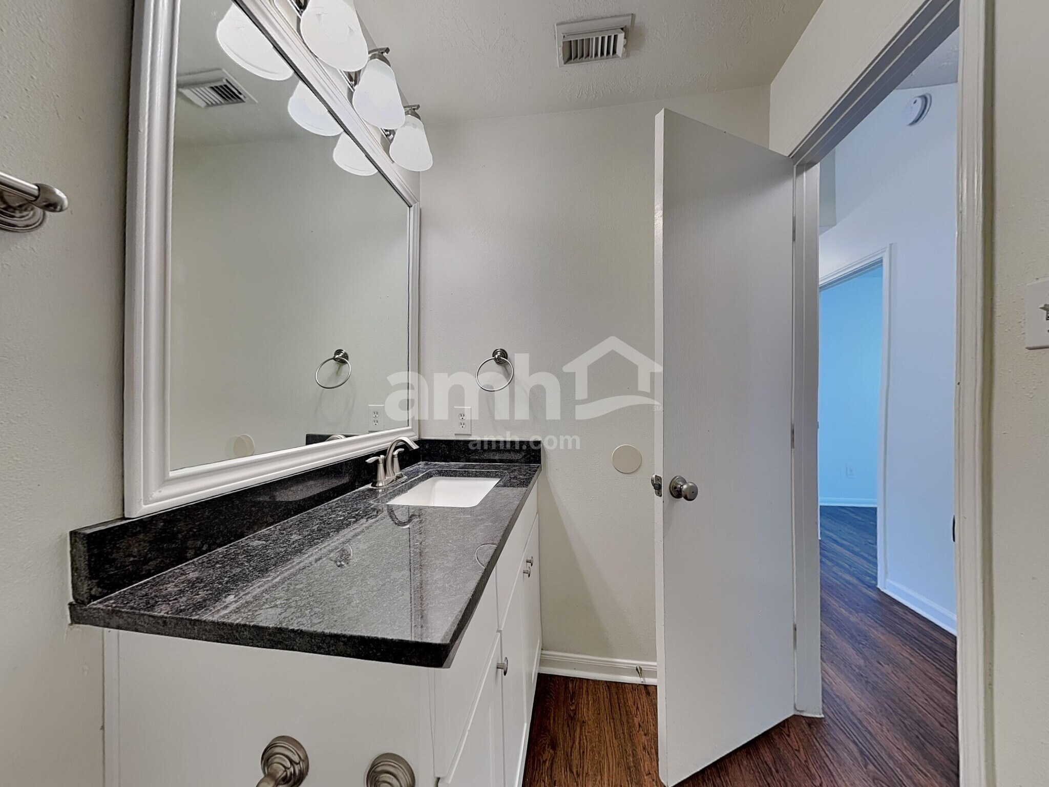 Building Photo - 2543 Fox River Ln