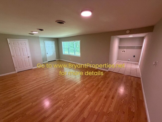 Building Photo - Madison - 3 Bedroom- 1 Bath