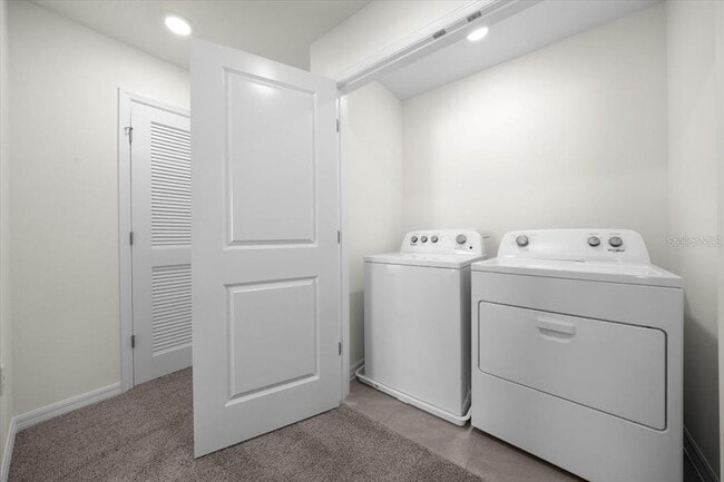 Building Photo - 6584 SW 81st Loop
