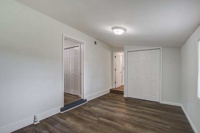 Building Photo - 2325 Elegans Dr