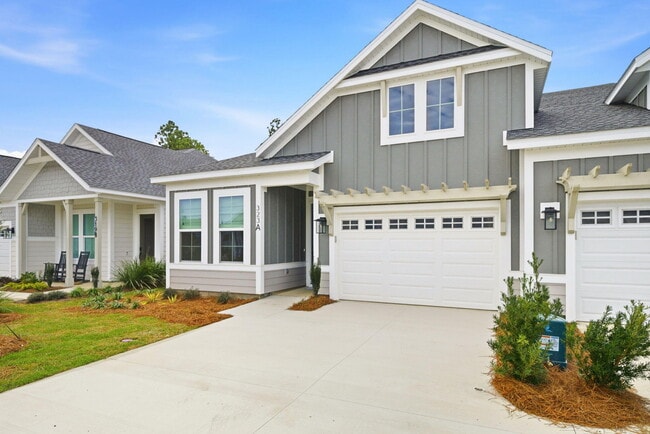 Building Photo - 323 Suwanee Dr