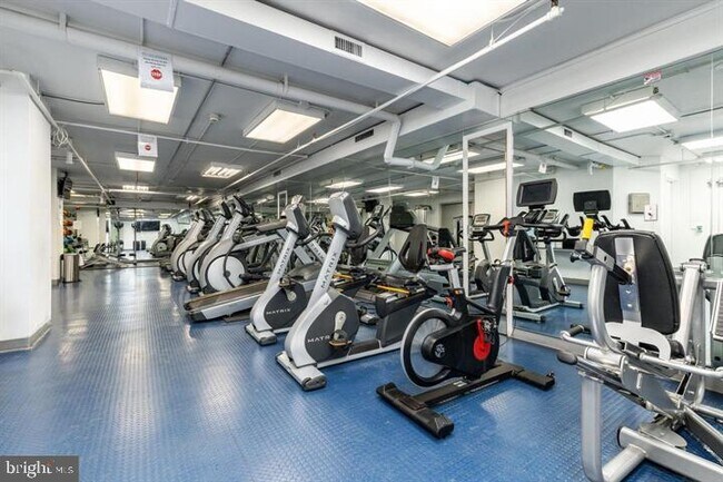 Building Photo - 2101 Chestnut St