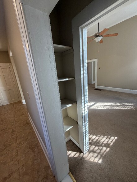 Building Photo - 215 Orange St