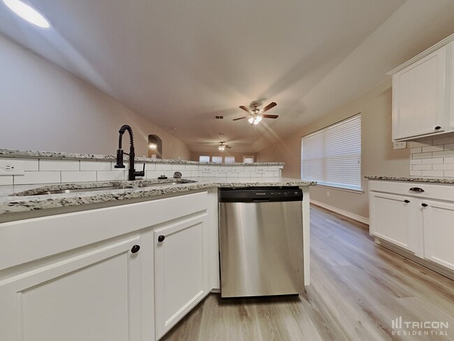 Building Photo - 13233 Evergreen Dr