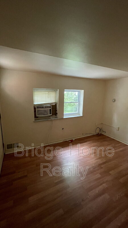 Building Photo - 3141 Beechwood Blvd