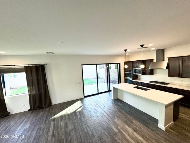 Building Photo - 821 E Monte Wy