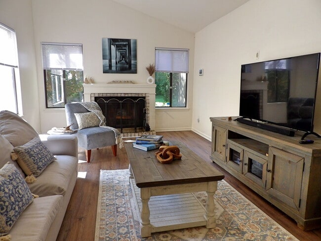 Building Photo - 5231 Bantry Dr