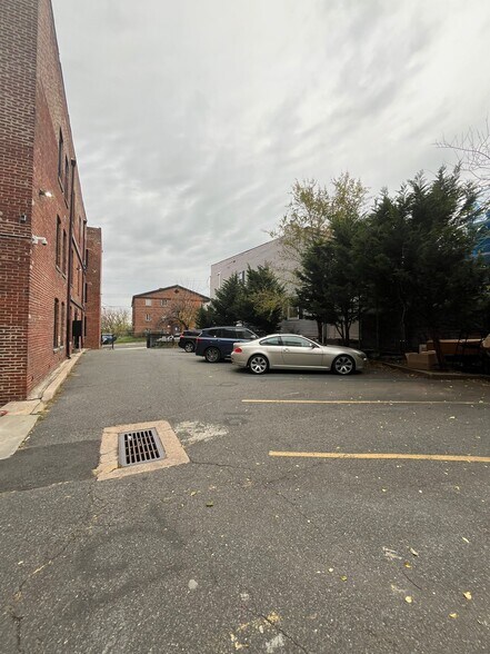 Building Photo - 41 Clifton Pl