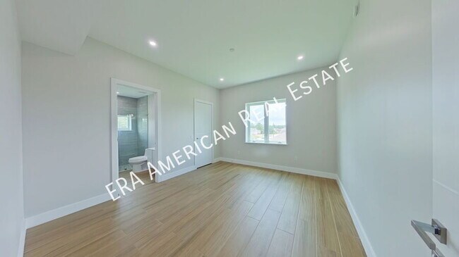 Building Photo - 5487 Cimmeron Ct