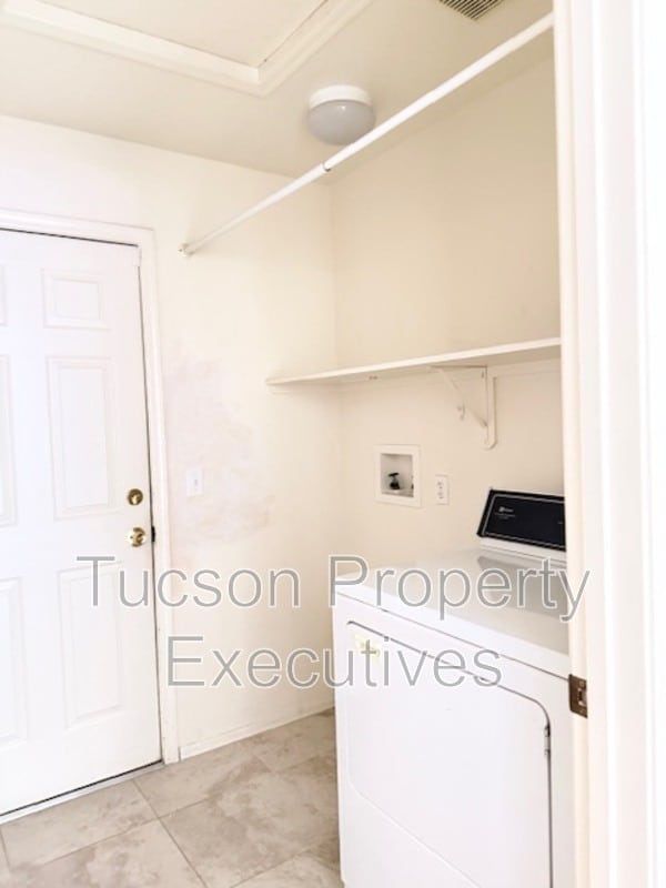 Building Photo - 13256 N Hammerstone Ln