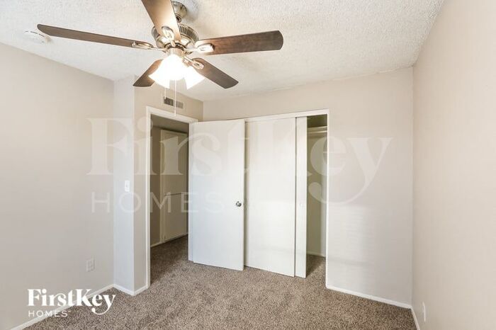 Building Photo - 9731 N 56th Dr