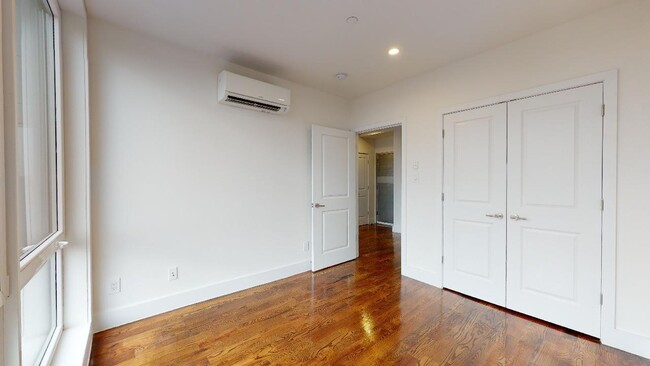 Building Photo - 13828 Queens Blvd
