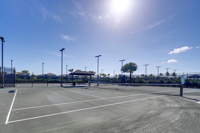 Building Photo - 15140 Pescara St