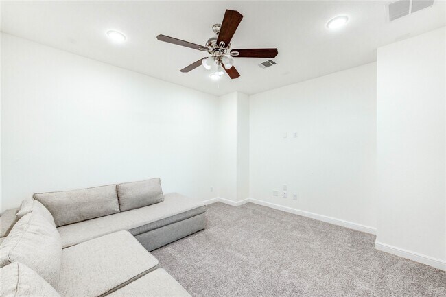 Building Photo - 4055 Woodland Meadow Dr