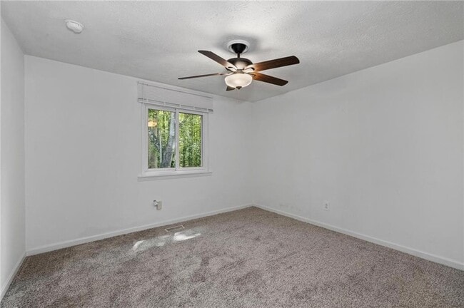 Building Photo - 880 Winfield Ct