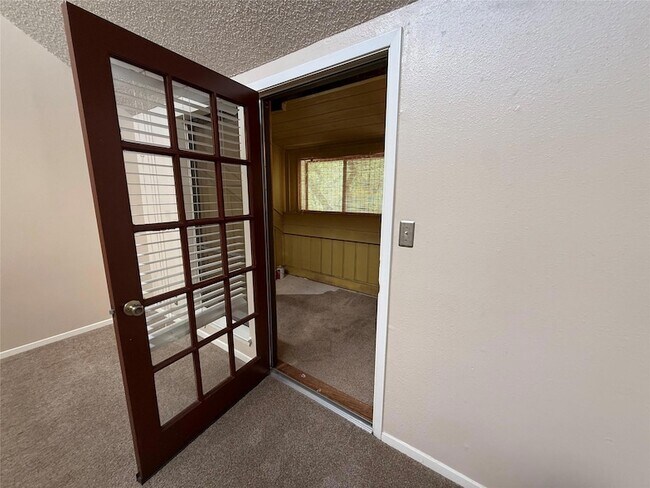 Building Photo - 17 Casa Verde St
