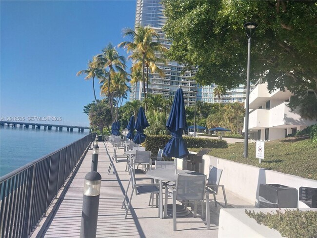 Building Photo - 2333 Brickell Ave