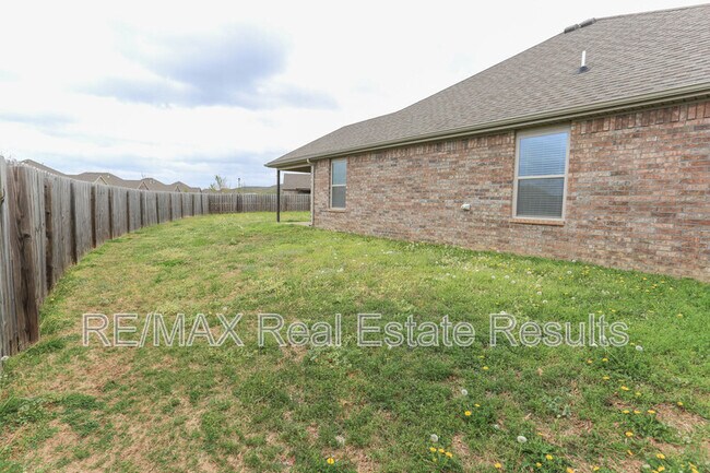 Building Photo - 4494 W Wales Dr