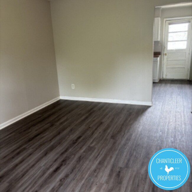 Building Photo - 115 Florence St