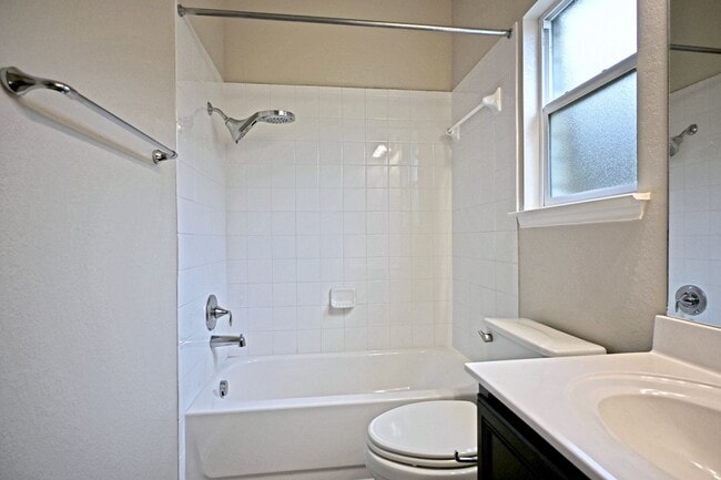 Building Photo - 934 Avery Pkwy