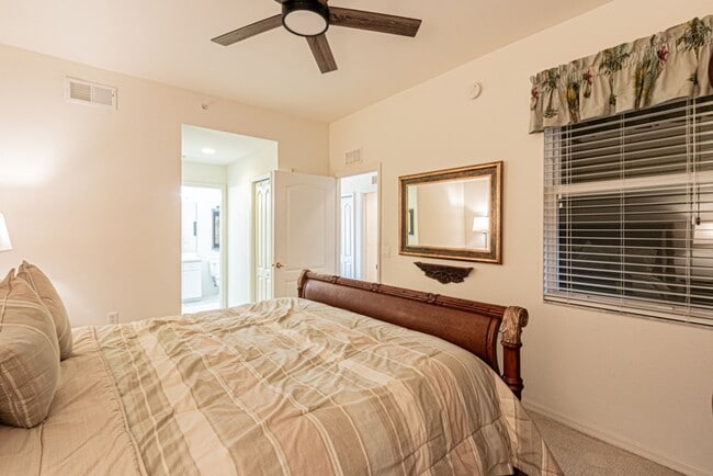 Building Photo - Fully Furnished Seasonal Condo Rental At Golf & Country Club