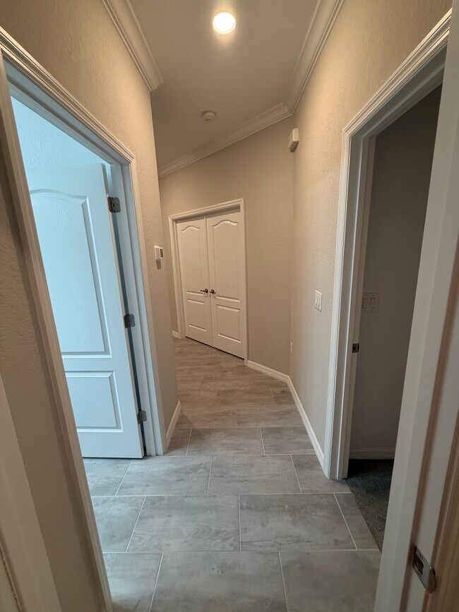 Building Photo - 11815 Bluebird Pl