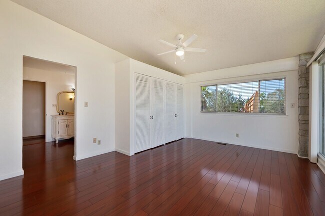 Building Photo - Luxury Living with Stunning 360-Degree Vie...