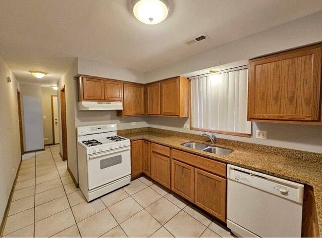 Building Photo - 2714 W 37th Pl