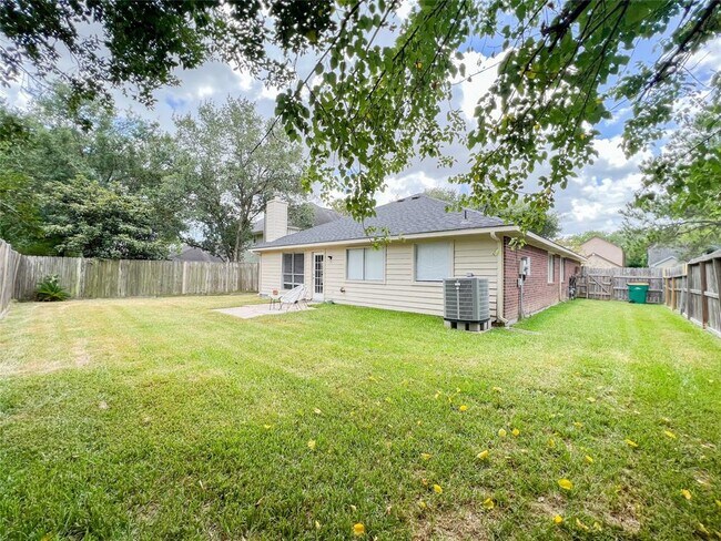Building Photo - 1035 Wentworth Dr