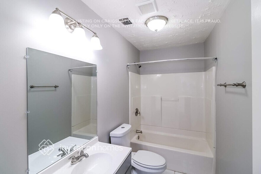 Building Photo - 2643 Abbots Glen Dr NW