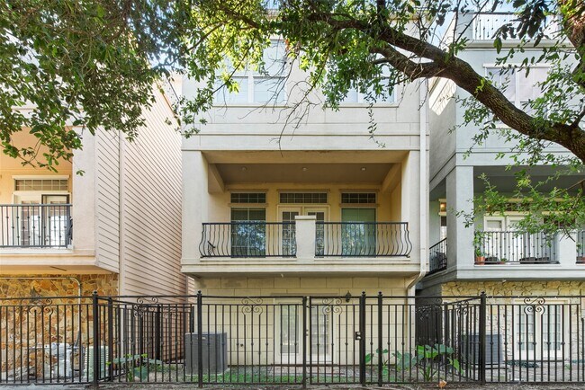 Building Photo - 9125 Harbor Hills Dr