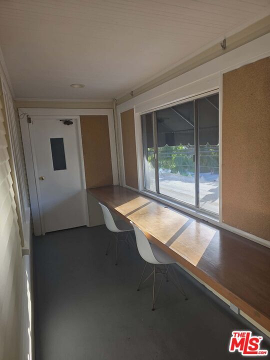 Building Photo - 2122 Hillhurst Ave