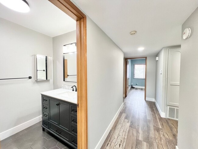 Building Photo - Spacious 2 Bedroom, 2 Bath Condo in Desira...