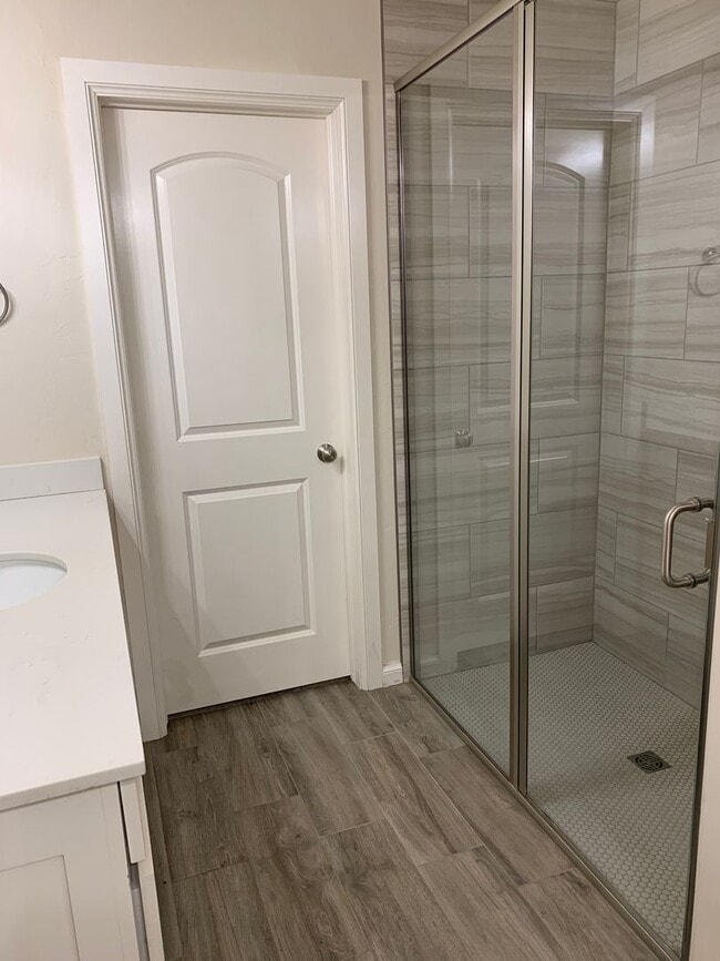 Building Photo - 3 bed, 2.5 bath home in the Enclave